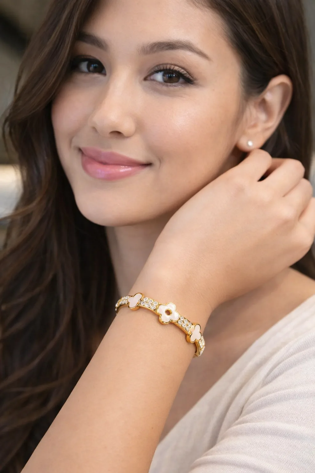 Elegant Gold Plated Floral Bracelet for Women thumbnail 2