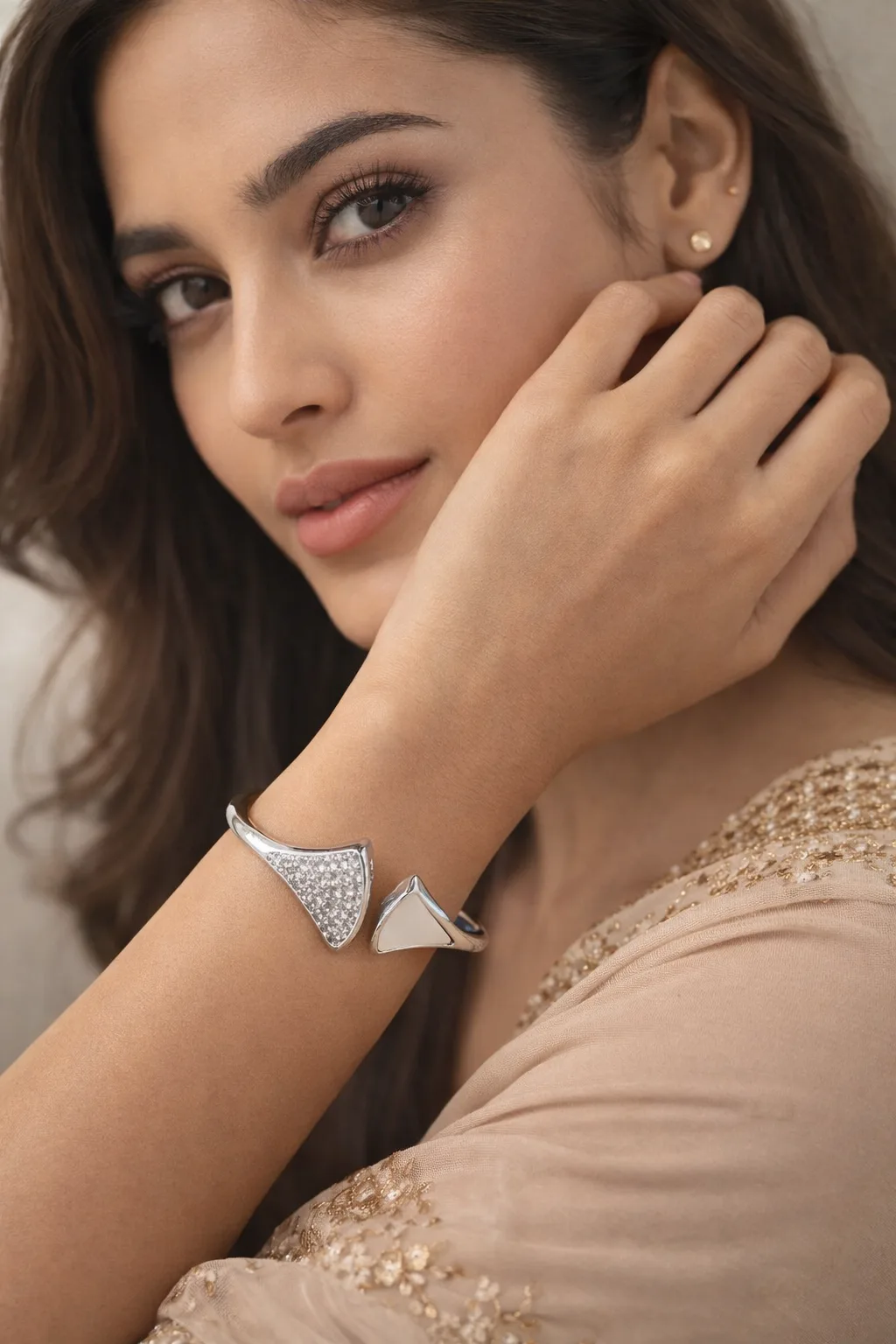 Elegant Silver Plated Open Cuff Bracelet for Women thumbnail 2