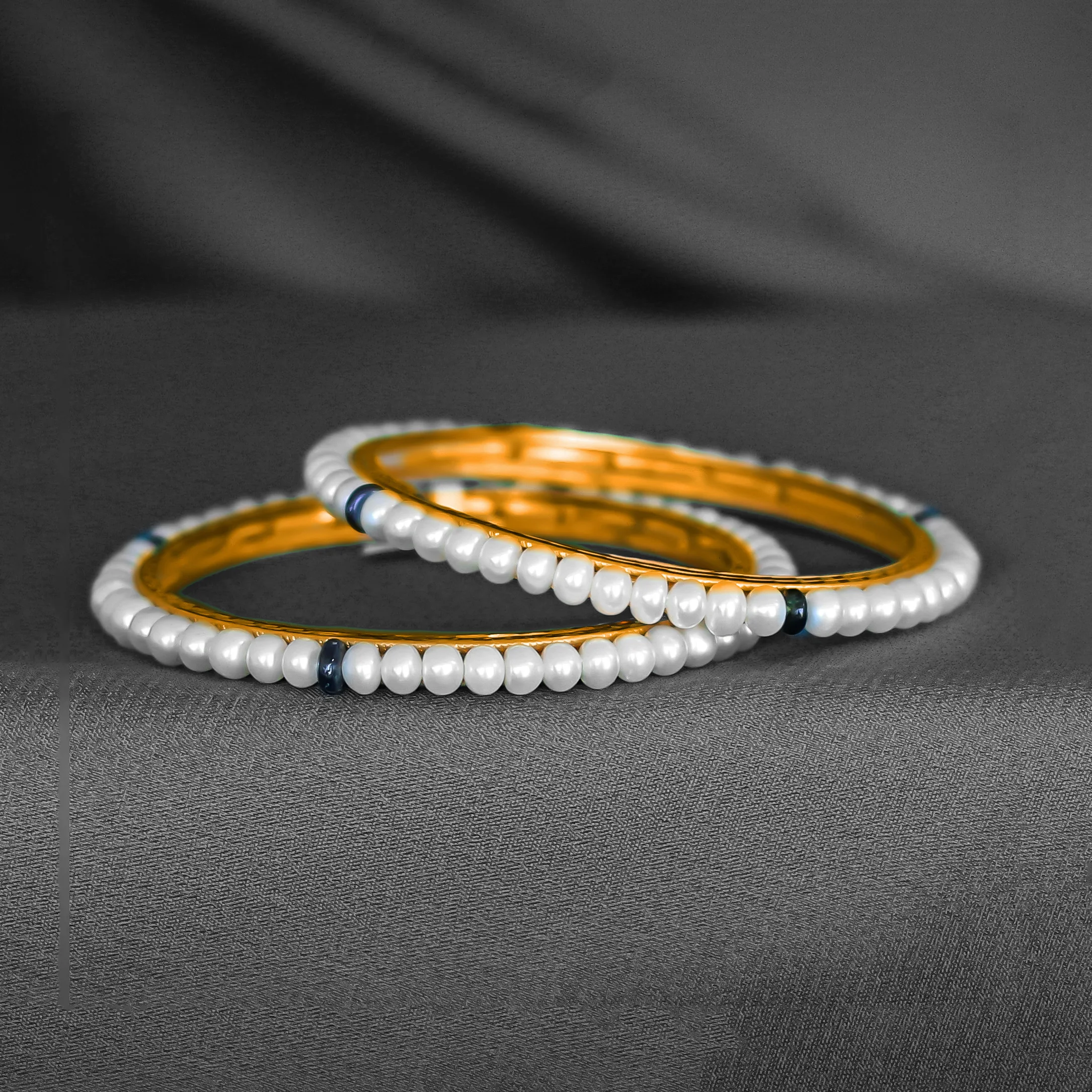 PEARL BANGLE