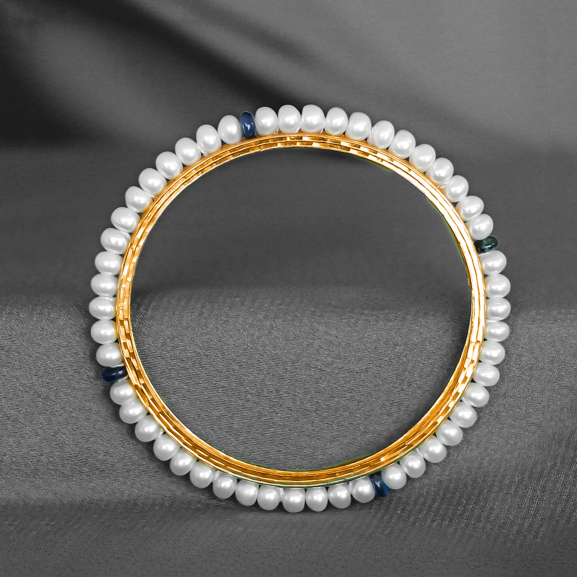PEARL BANGLE