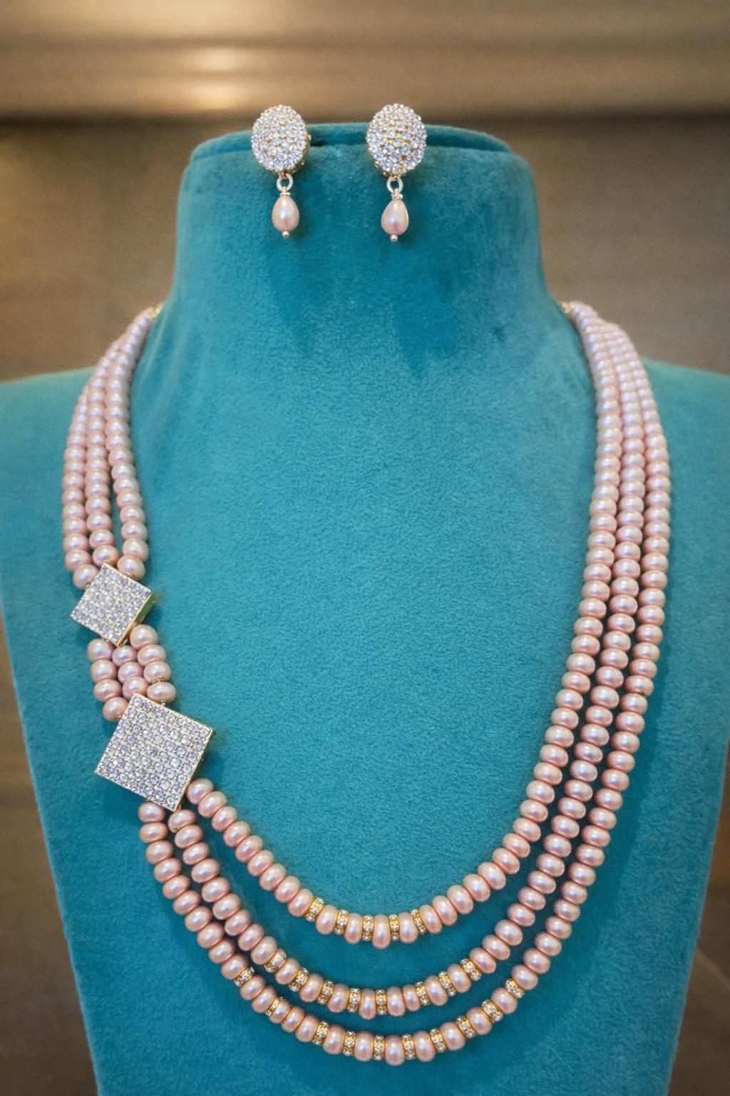 Elegant Pink Pearl Multi Layer Necklace Set for Women thumbnail 5