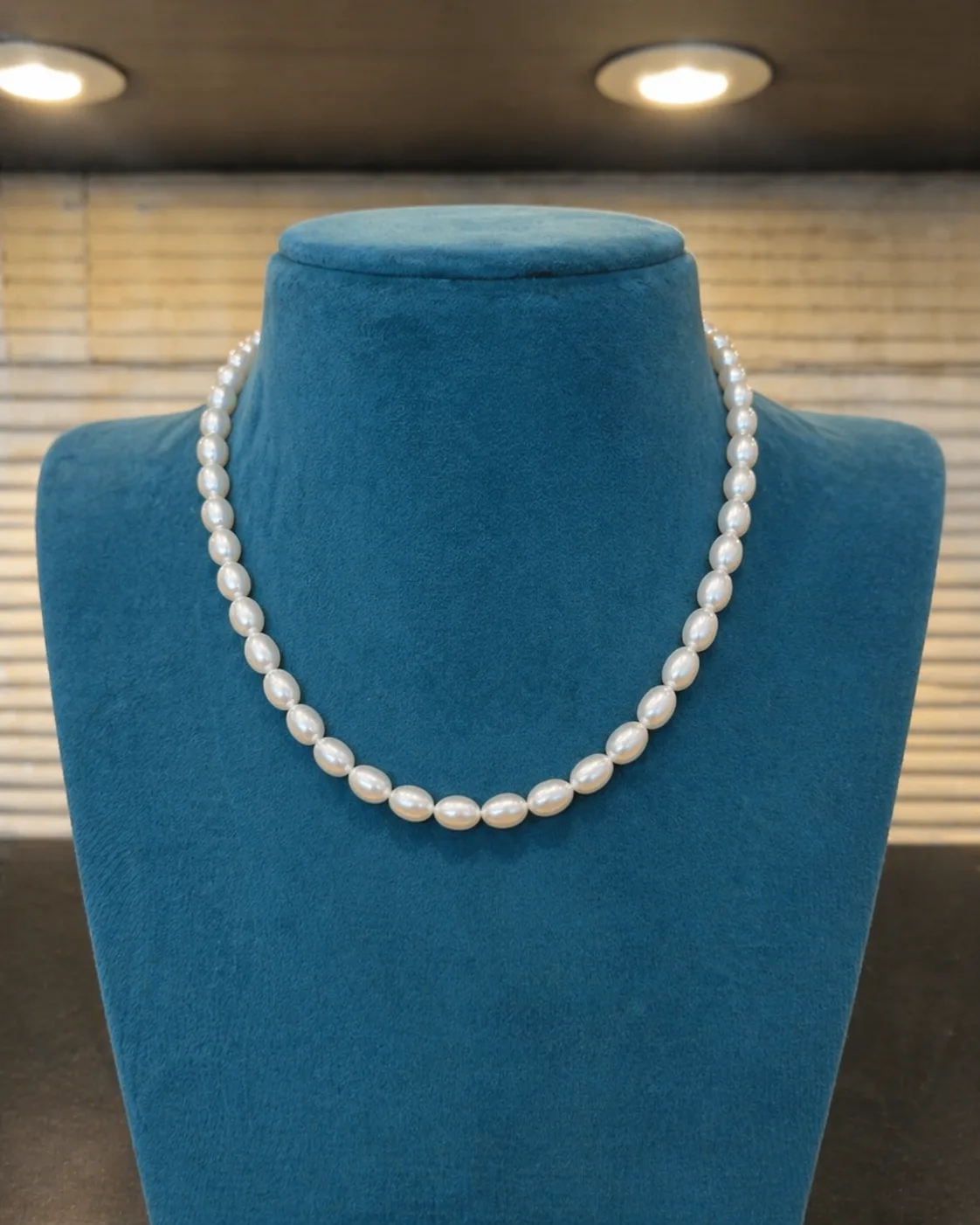 Elegant White Pearl Necklace for Women thumbnail 5
