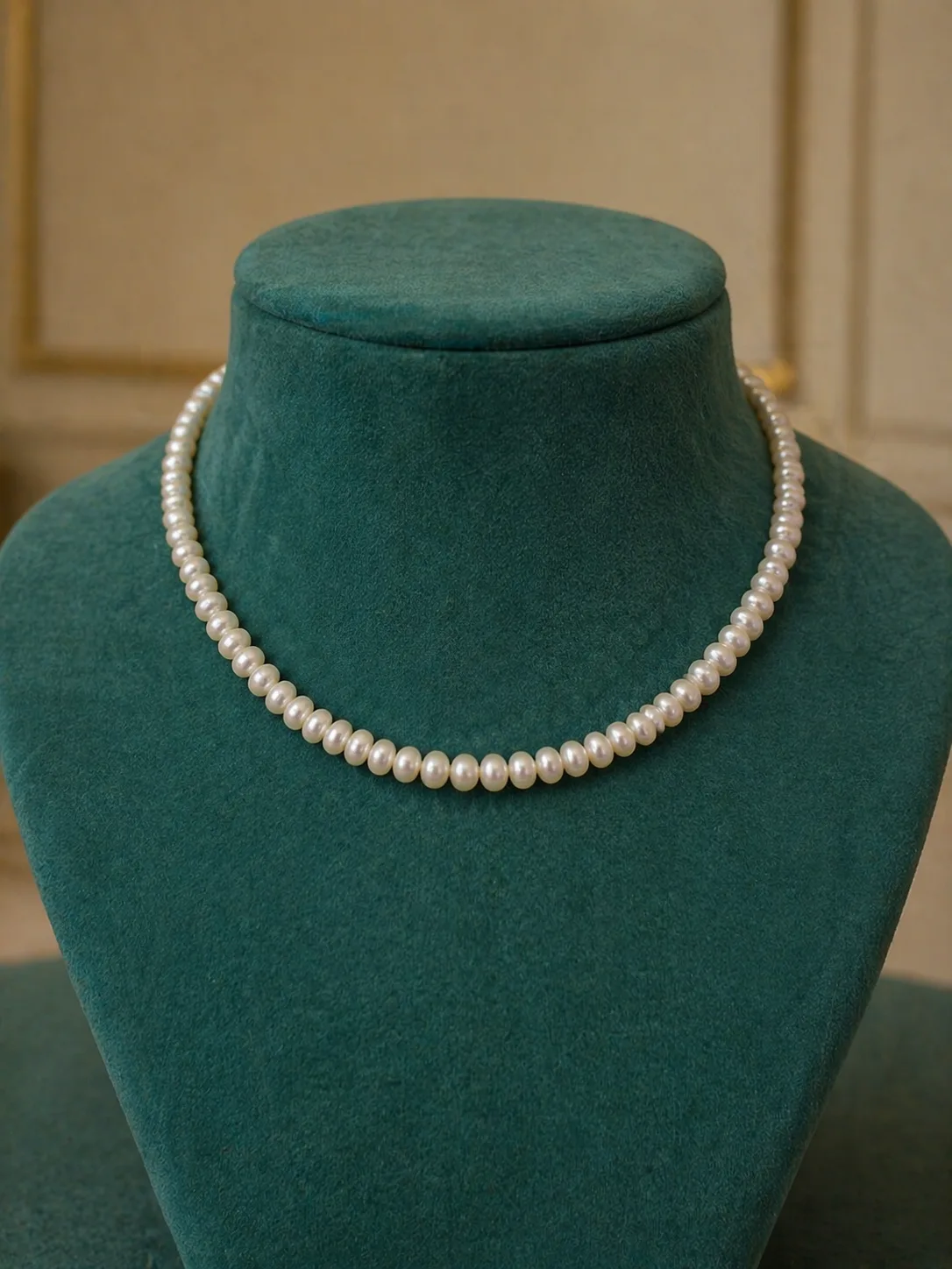 white-pearl-necklace-for-women thumbnail 5