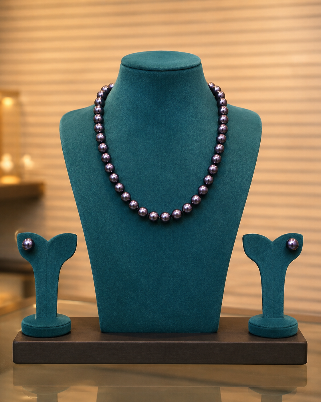 Dark Peacock Pearl Necklace with Matching Stud Earrings thumbnail 5