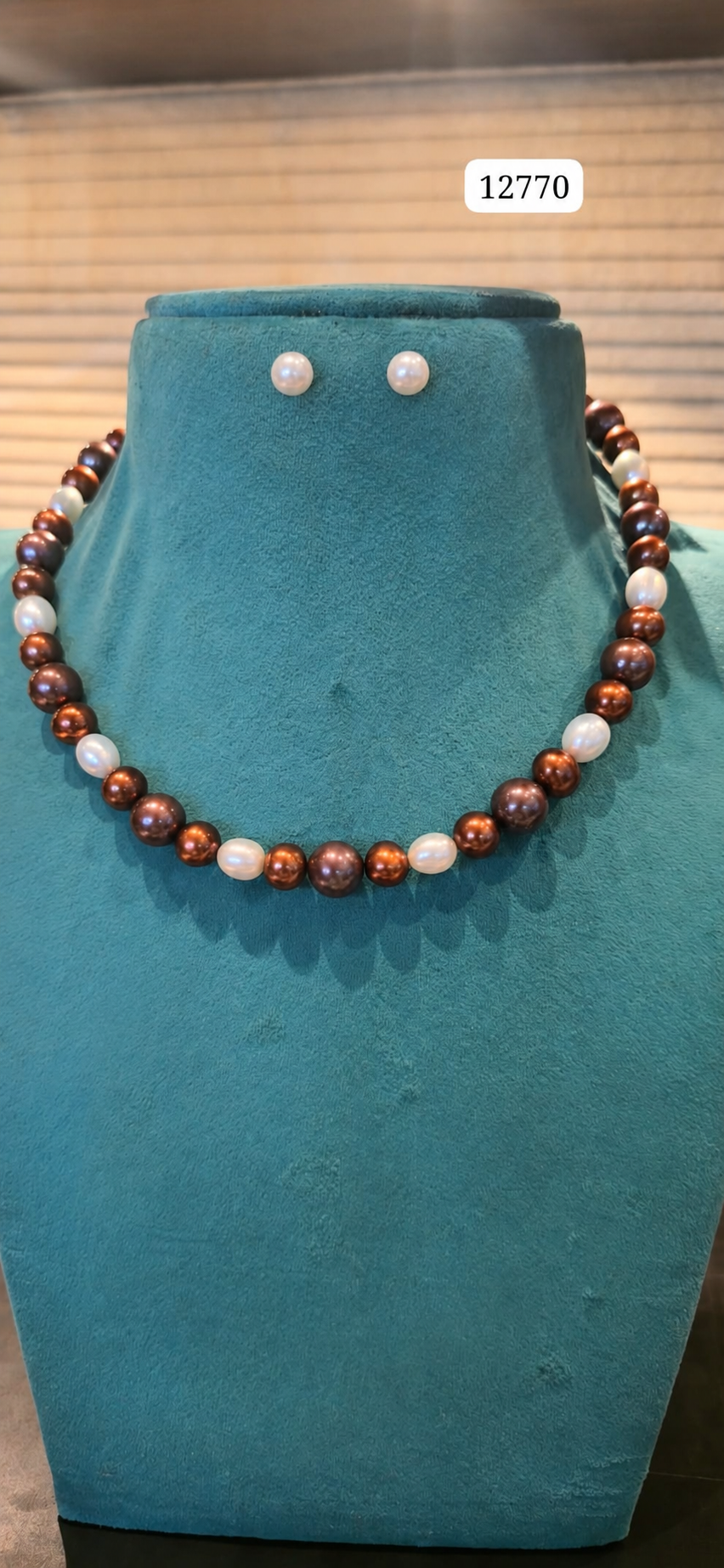 Brown & White Pearl Necklace for Women | Elegant Pearl Jewellery thumbnail 4