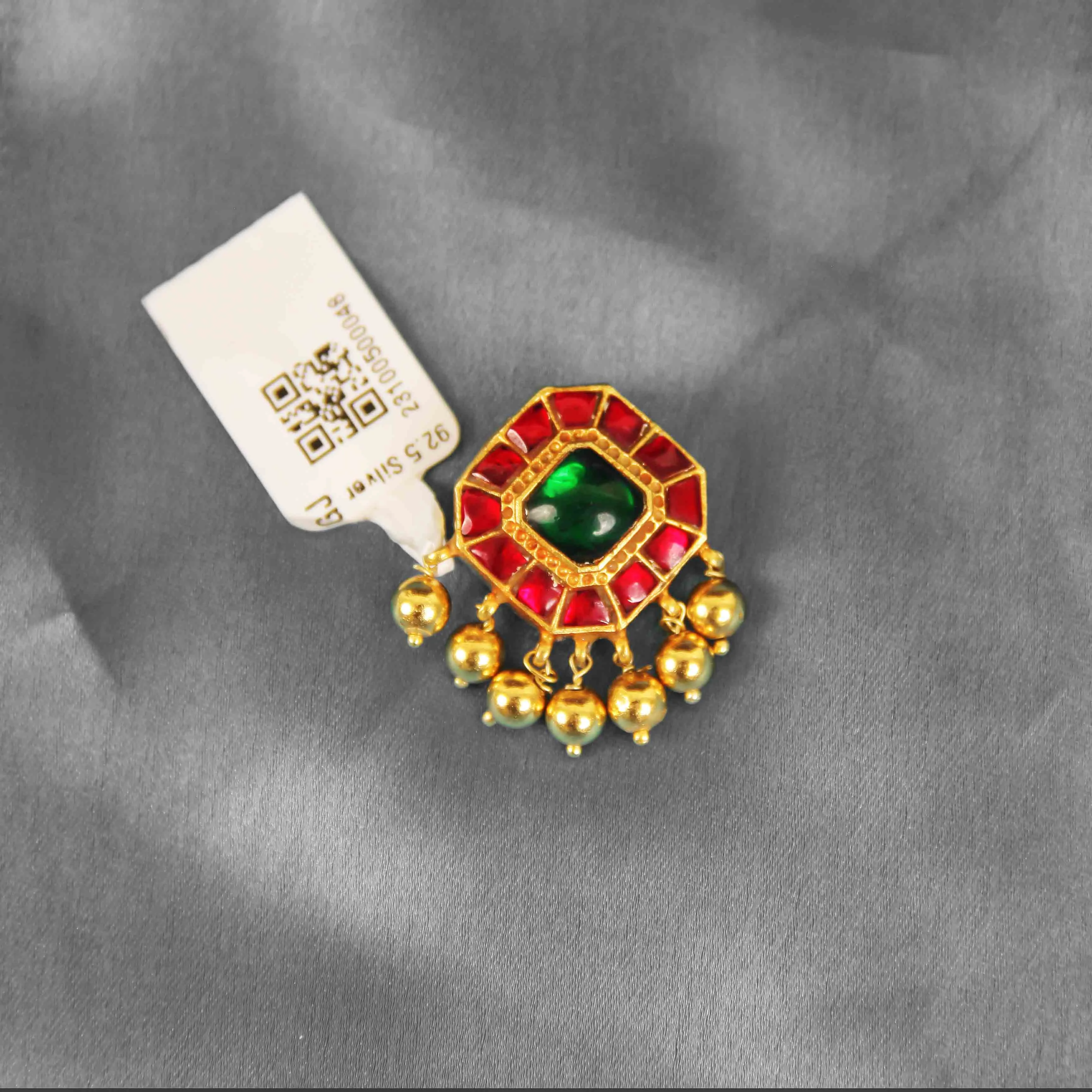 Gold Plated Kundan Pendant Set