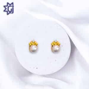 stud earrings
