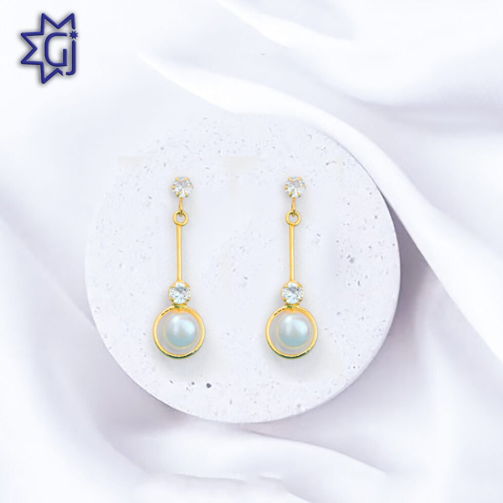 Dangles Earrings of Pearls