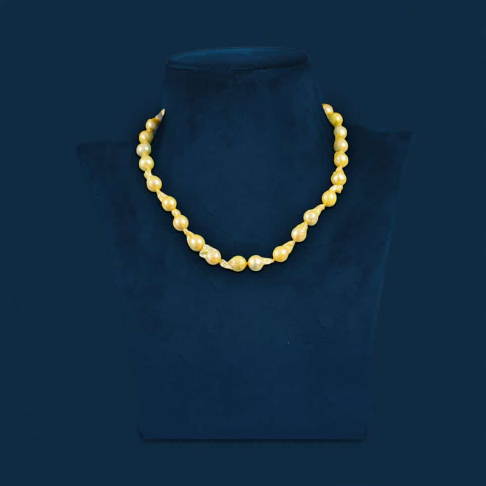 Mother of pearls necklace